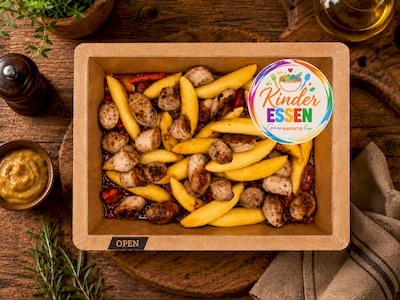 Bild Bratwurst-Nudelpfanne mit Paprikaso&szlig;e