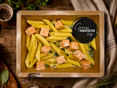 Bild Lachs mit Spinatrahmso&szlig;e & Penne