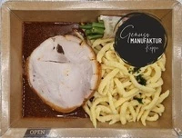 Bild Spanferkelbraten mit Bratensoße, Spätzle & Speck-Bohnen