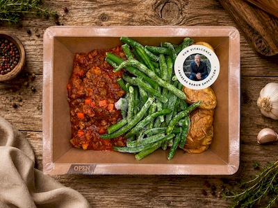 Bild Gebratene Kartoffeln mit veganer Hackfleisch-Gem&uuml;seso&szlig;e & Bohnen AB VEGAN