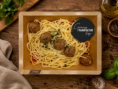 Bild Rinderhackb&auml;llchen mit Spaghetti & Tomatenso&szlig;e