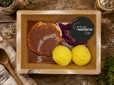 Bild Spanferkelbraten mit Bier-K&uuml;mmelso&szlig;e, Kartoffelkn&ouml;del & Rotkohl