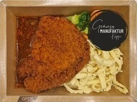 Bild Paniertes Schnitzel mit Bratensoße, Spätzle & Gemüse 450g