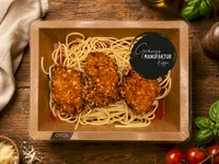 Bild H&auml;hnchen im Cornflakesmantel mit Tomatenso&szlig;e & Spaghetti